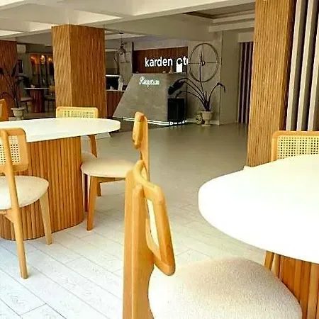 Karden Hotel *