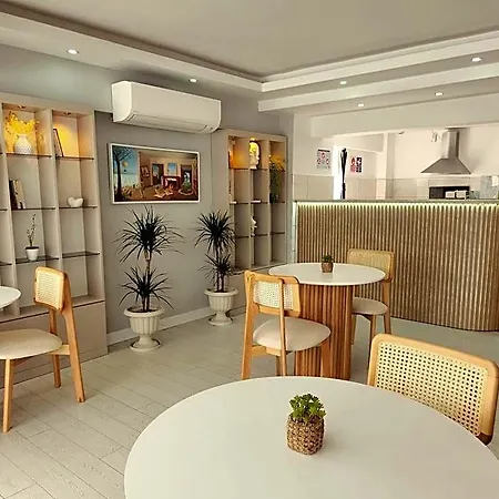 Karden Hotel *