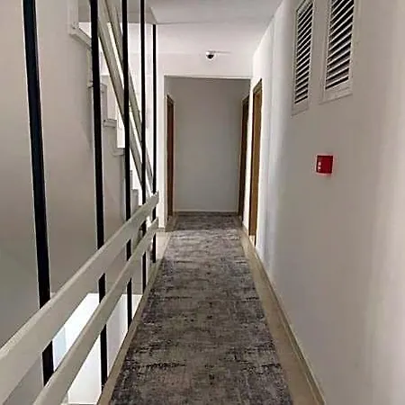 Karden Hotel *